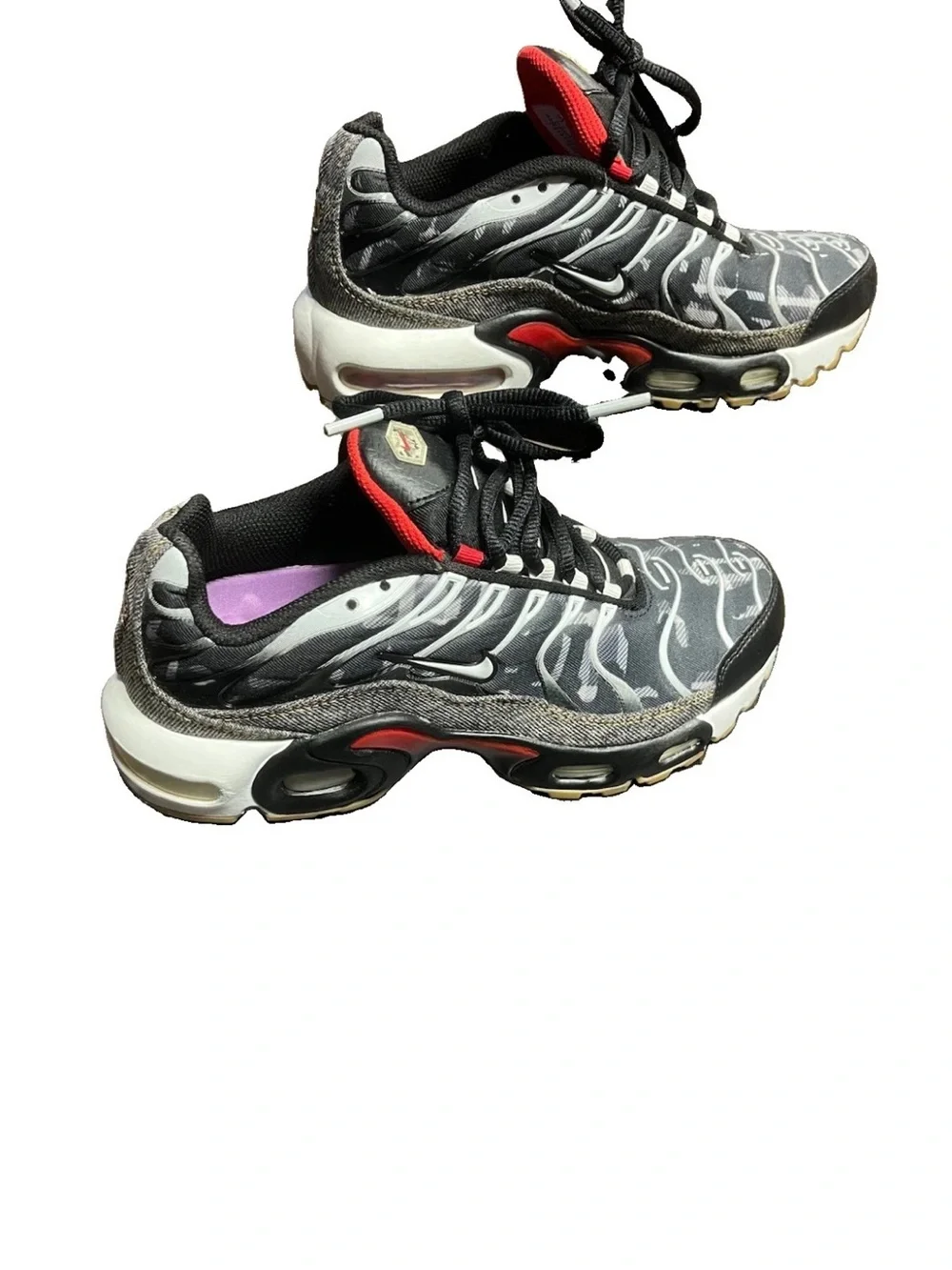 Nike Kids Black and Red Patterned Mesh Sneakers